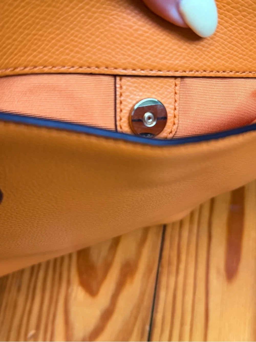 Coach NWOT Pebbled Leather Crossbody Orange Gold Hardware Hang Tag